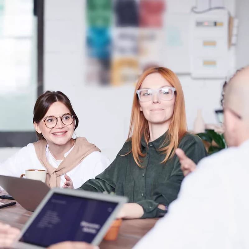 Menschen im gemeinsamen Gespräch